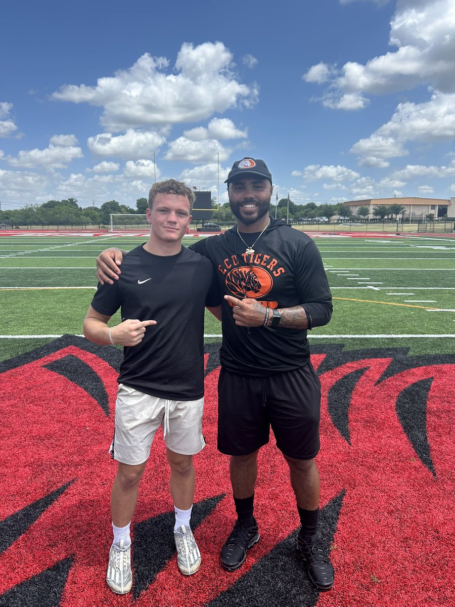 teagan_001's tweet photo. Had a great time at the biggest camp @ECUTigersFB has ever had and thank full for being able to go and put in work and complete against others. Thank you @Coach_wright23 for the advice and help you gave me today.
@ECUTigersFB @ECUTigers @LitrentaJohn @Coach_wright23 https://t.co/XsBNu0YWr4