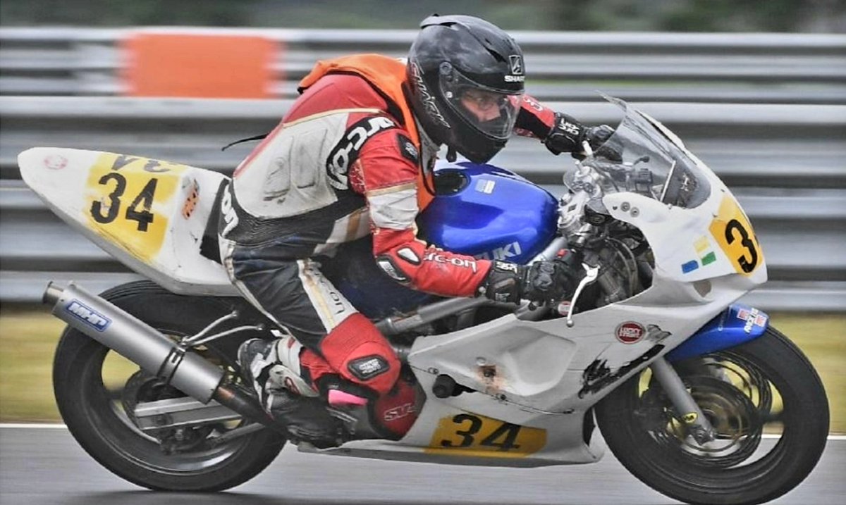 gpfuture's tweet image. Today marks the 5th anniversary of the death of my friend Dan Thomas. Dan joined the Rookie Minitwins with me but was way, way better. Always supportive, he provided so much solid advice. 

Dan died in a freak racing incident on his 43rd birthday at Brands. We miss him greatly.