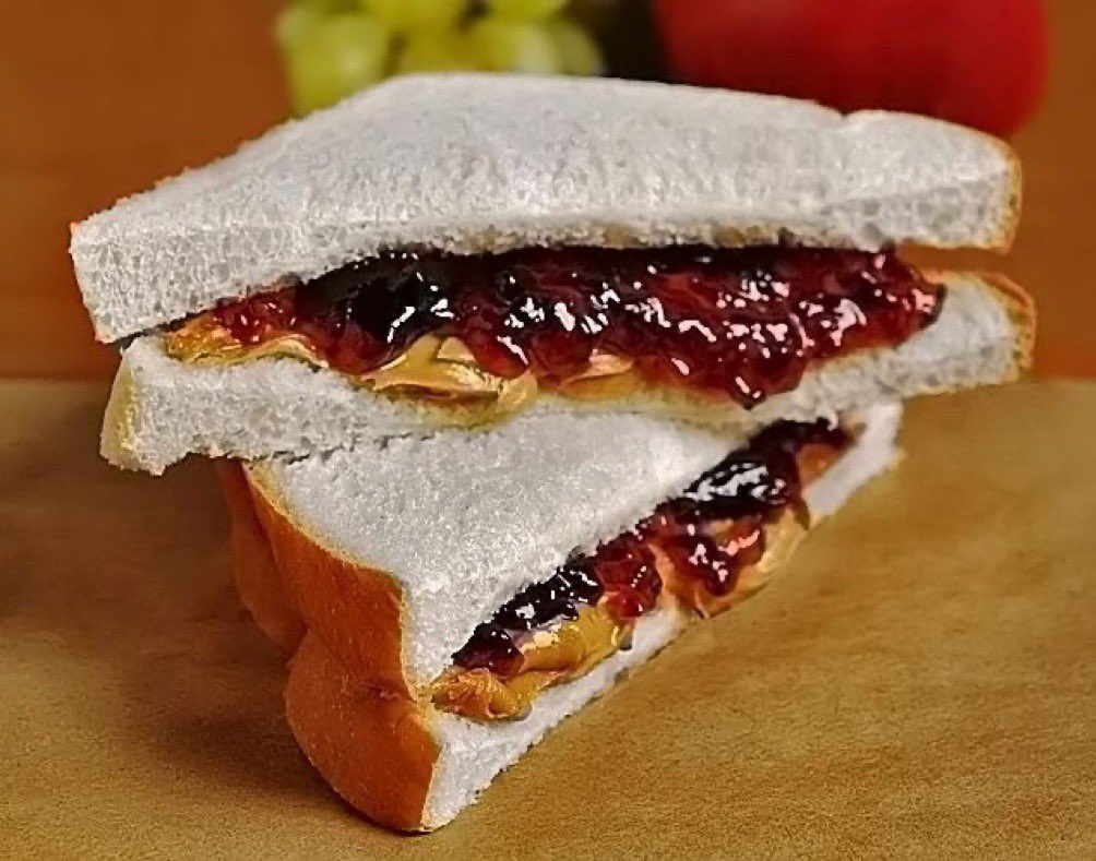 FoodPleaser's tweet photo. Grape jelly or strawberry jelly on a PB&amp;J https://t.co/TtCCk7xfdN