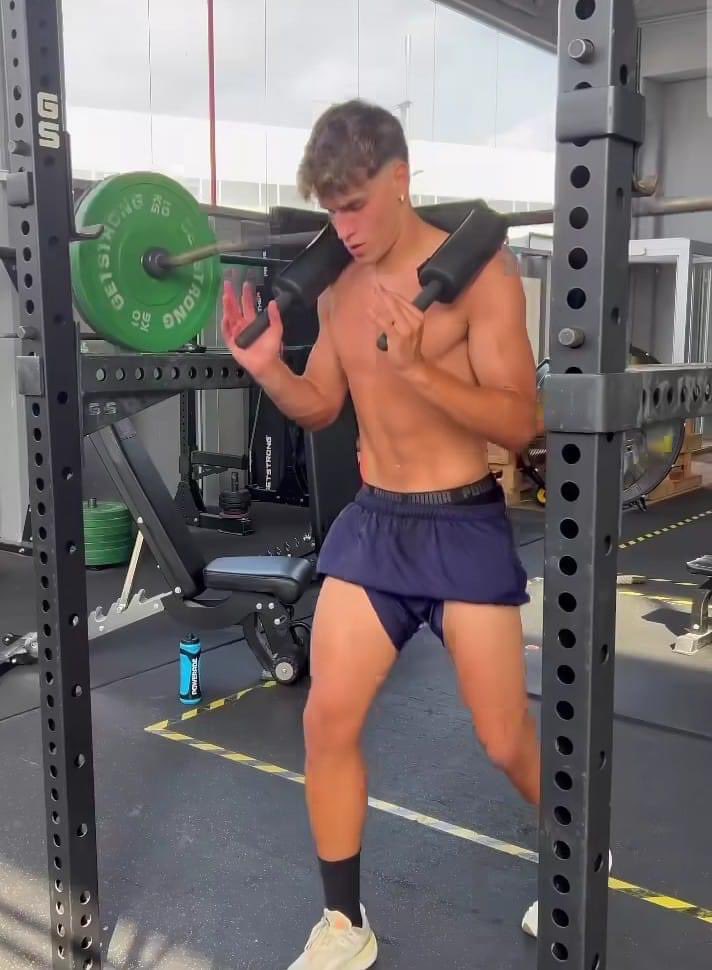 FrankKhalidUK's tweet photo. Marc Guiu in the gym!!! Getting himself ready for the Premier League. https://t.co/L8L4z5UELL