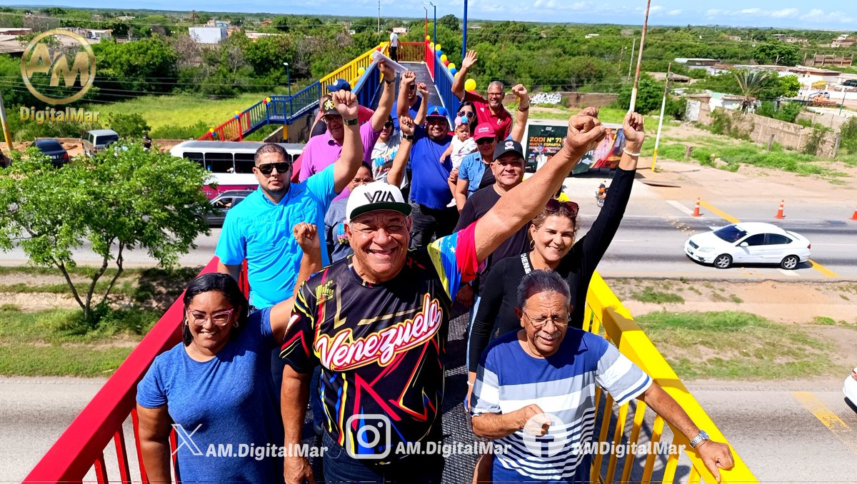 AMDigitalma88's tweet photo. Los transeúntes agradecen las acciones tomadas con la Reparación de la Pasarela de #villarosa la cual ayuda a combatir los accidentes viales en la Avenida Juan Bautista Arismendi en #nuevaesparta 
#Garcia #islademargarita🌴  #venezuelaysugentebella 
#poeaiaenmovimirnto https://t.co/N9WY0Uq9fZ