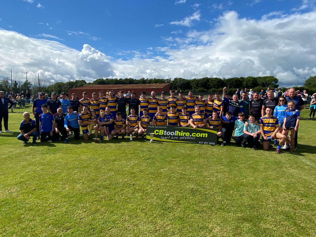 Congratulations to Lisgoold on winning the Red FM Division 4 Hurling League today! A special commendation to Liam O'Shea, the Lisgoold captain, for receiving the cup from Ronan Duane, the Coaching Officer.