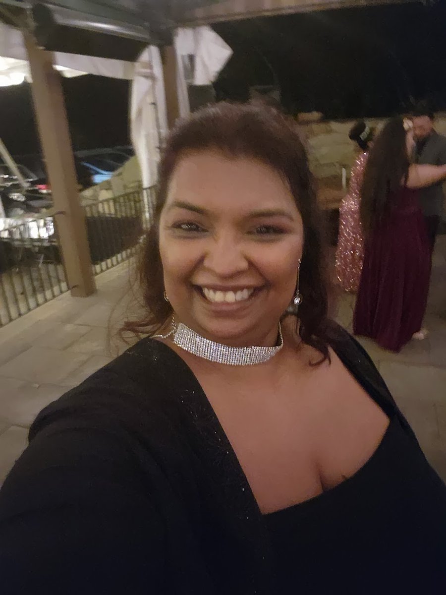 AlannahGoddess's tweet photo. Enjoying a night out looking like a findom queen! https://t.co/wWjvX7wJfP