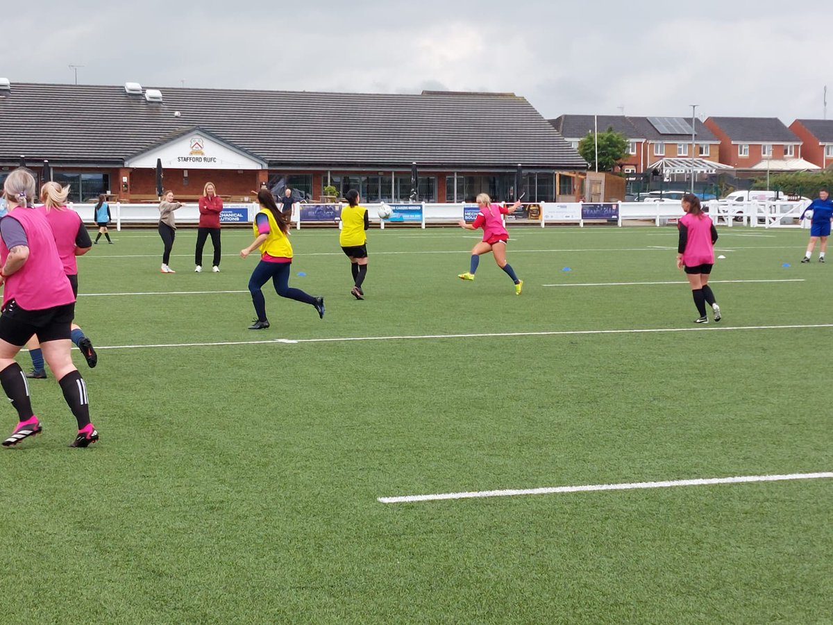 Staffsoccermums's tweet photo. Amazing day. A privilege to have @Lionesses &amp; @ArsenalWFC legend @faye_white join us for our end of season tournament &amp; presentation.
She watched all the games &amp; chose her players of the tournament from the incredible 55 women taking part. 
Thanks Faye
@StaffordshireFA @England https://t.co/0PXGWEIuLt