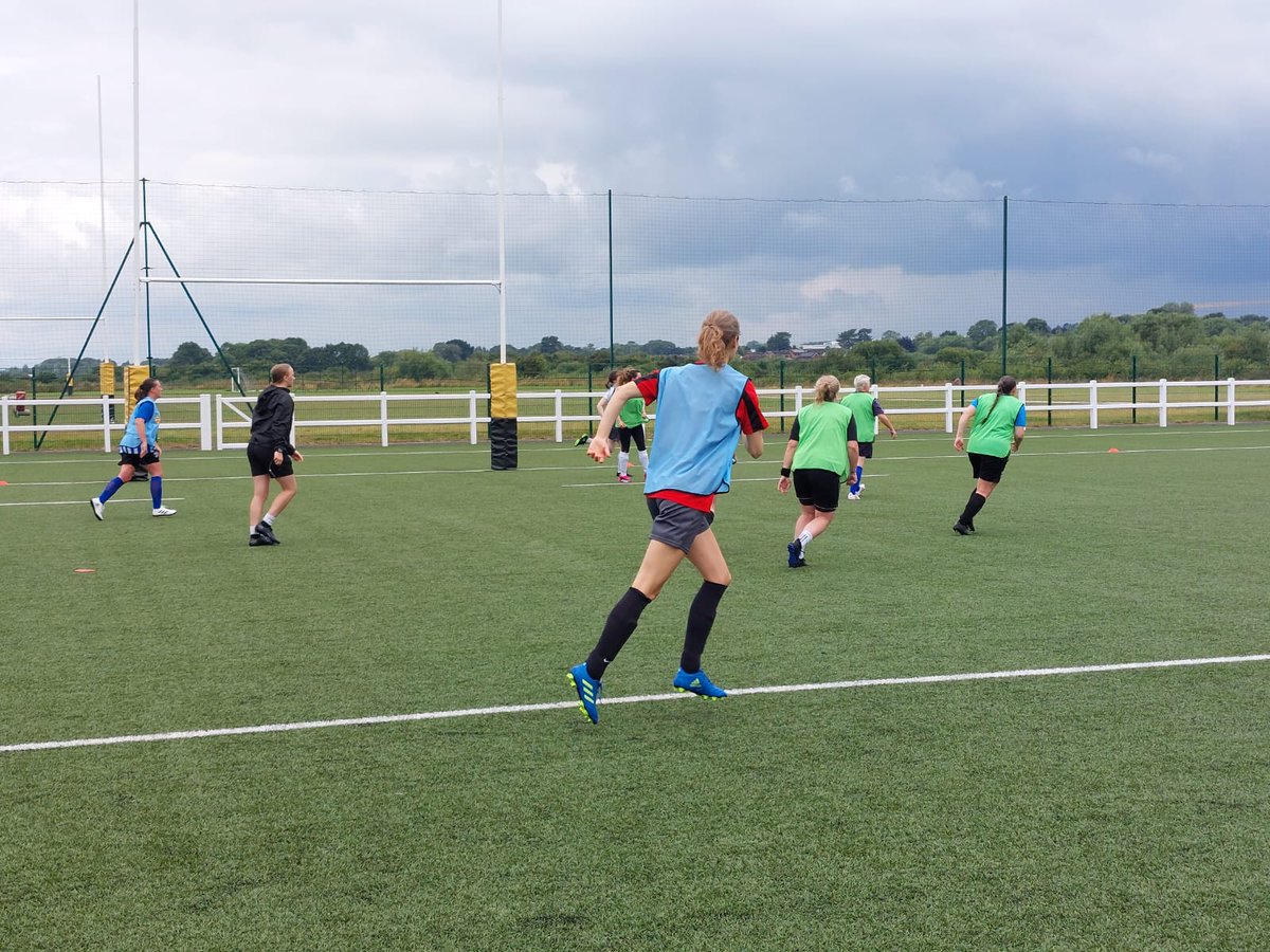 Amazing day. A privilege to have <a href="/Lionesses/">Lionesses</a> &amp; <a href="/ArsenalWFC/">Arsenal Women</a> legend <a href="/faye_white/">Faye White</a> join us for our end of season tournament &amp; presentation.
She watched all the games &amp; chose her players of the tournament from the incredible 55 women taking part. 
Thanks Faye
<a href="/StaffordshireFA/">Staffordshire FA</a> <a href="/England/">England</a>
