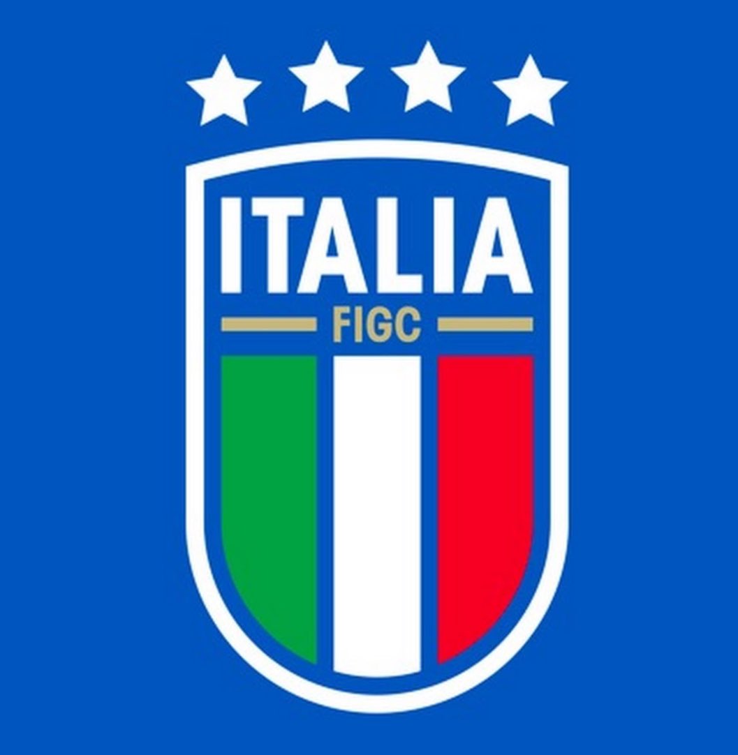 justclaire28's tweet photo. prossima capitana degli azzurri 
#MilanTSTheErasTour https://t.co/gqxDtyiopF