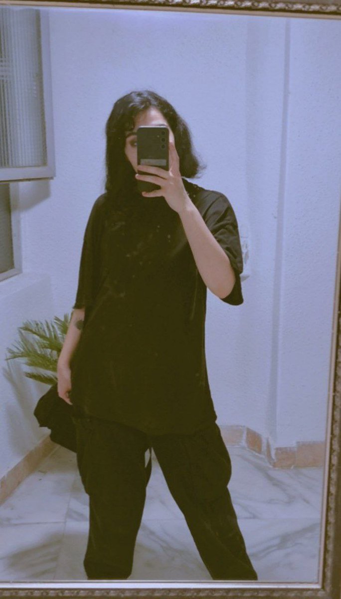 Chikushoh's tweet photo. After 9 hours of work 🙃
tired and tired..
I can't wait for my bed 😴
.
May your night be full of stars
gn°° 💜
.
(But the flower in my room is growing, isn't it?)
🌱😴
#nft #NFTdrops #artists #DigitalArtist
#NFTCommmunity #tierd #gn https://t.co/f1A350xxgi