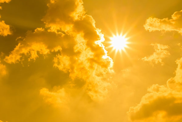 A high heat and humidity warning has been issued starting Sunday, July 13 to Tuesday, July 15, 2024 for the #@EOHU_TWEET region.
Here is more information and how to protect yourself and your family:
eohu.ca/en/heat/heat-i…
#heatwave #Humidex #heatwarning