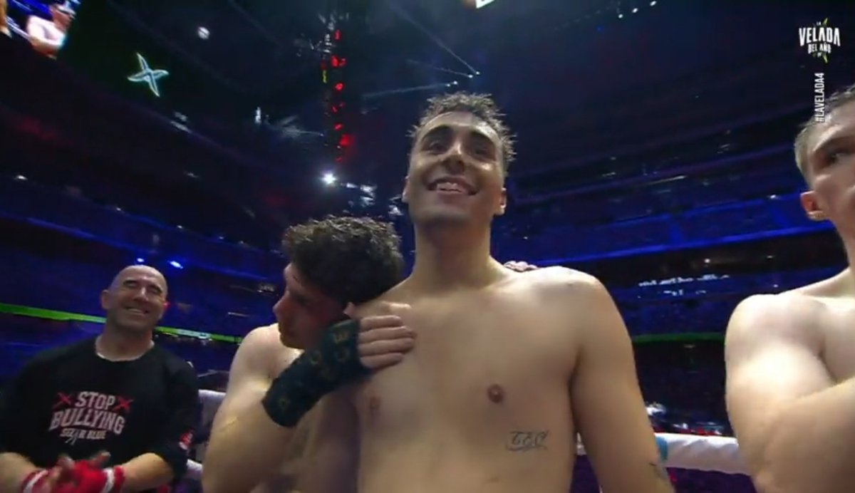 Are_Lyss's tweet photo. VAMOOOOOOOSSS CARAJO VAMOOOOSSS 
KARCHEZ EL REY 👑 
VAMOS LA PTM 
🇪🇸🥊💪🏻
SI SE PUDO , AL FINAL VALIO LA PENA 🇪🇸🥊💪🏻🇪🇸🥊💪🏻

#LaVeladaDelAnoIV 
#LAVELADA4
#LaVeladaDelAñoIV https://t.co/DPdFS57uLy