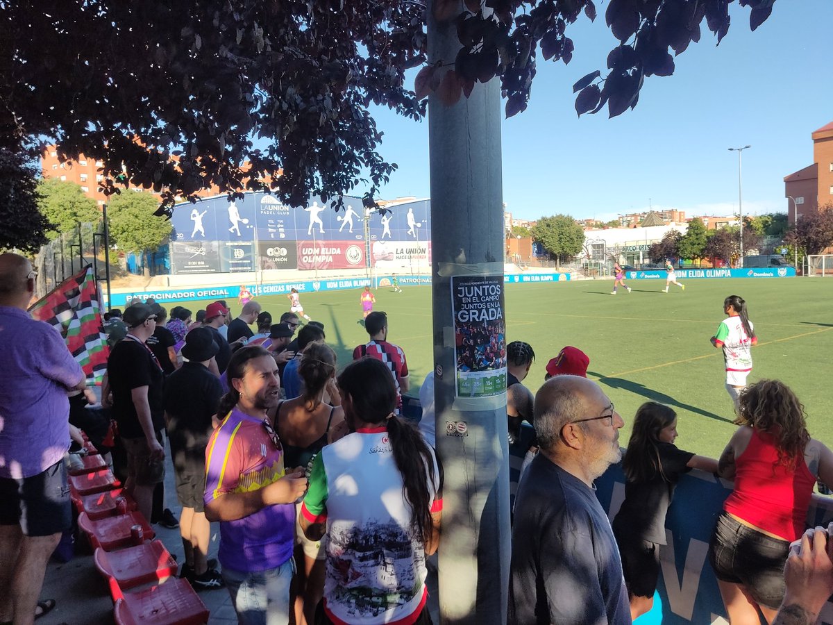 AlejandraSaku's tweet image. How great was this 🤩 @CDIVallecas
@ClaptonCFC #NoPasaran #AgainstModernFootball @MolinaBlaze @jorge_teclarra