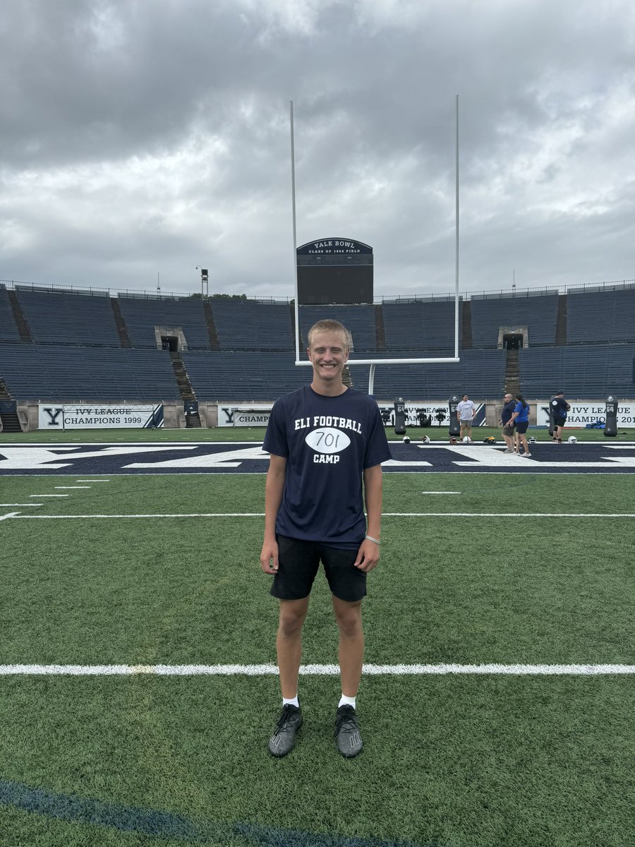 TCochran_11's tweet photo. Had a great time yesterday at the @yalefootball camp!
@SMHSfootball @CSAPrepStar @RecruitGeorgia @ExplosiveMec @CoachDaniels89 
#2027ThomasCochranWR
#2027ThomasCochran
#2027WR https://t.co/KpHOC8GtKV