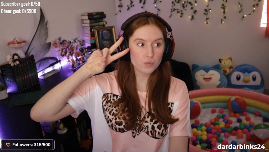 dardarbinks24's tweet photo. We are live throwing a pool party for our 1 year affiliate anniversary! 🥰

Come join the fun and don’t forget your sunscreen! 👙☀️

https://t.co/lQsyXTu0Wx https://t.co/VAhjGSZlrr