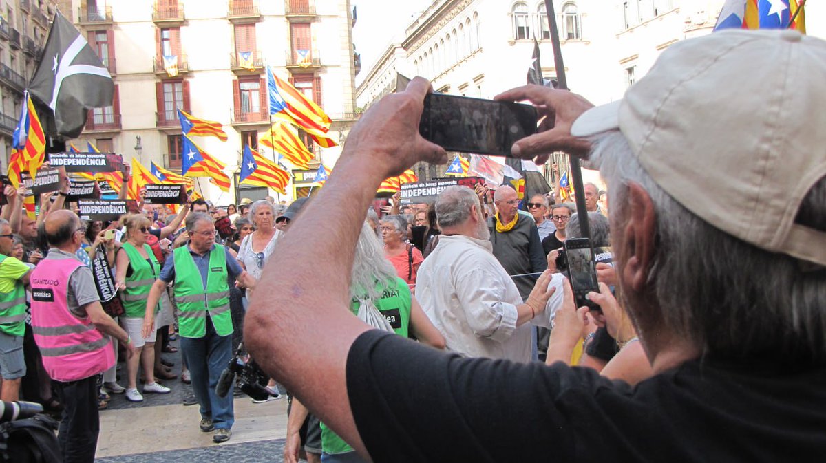 ANCNouBarris's tweet photo. Seguim i no ens aturem !! https://t.co/69mEwOs1ww