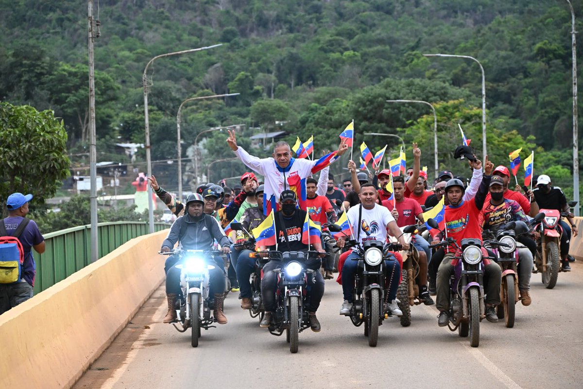 Me vine al hermoso pueblo El CALLAO … 
Entrada triunfal a esta población minera que se la juega con la Revolución Bolivariana y con <a href="/NicolasMaduro/">Nicolás Maduro</a>