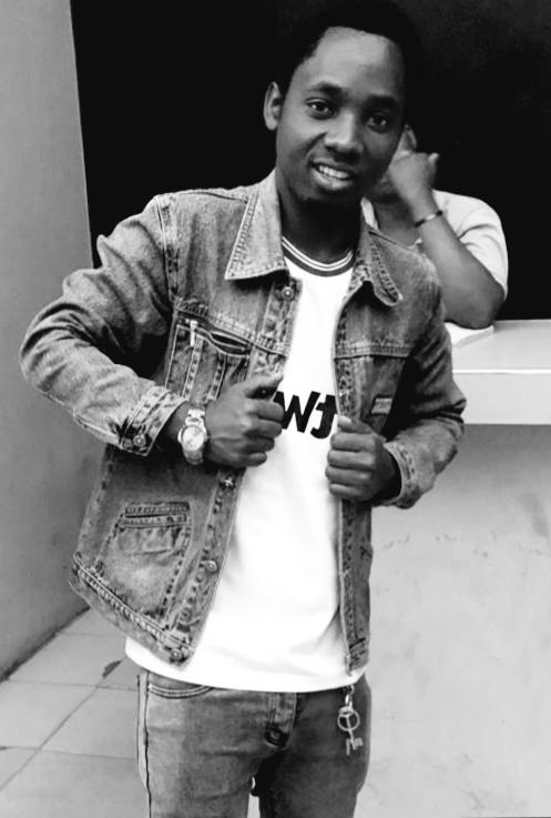 MoriceQuiz's tweet photo. Hakuna atakaye yapatia maisha kwa asilimia zote wala atakaye yakosea maisha kwa asilimia zote#NjaaMoto https://t.co/BLADxcFKcE