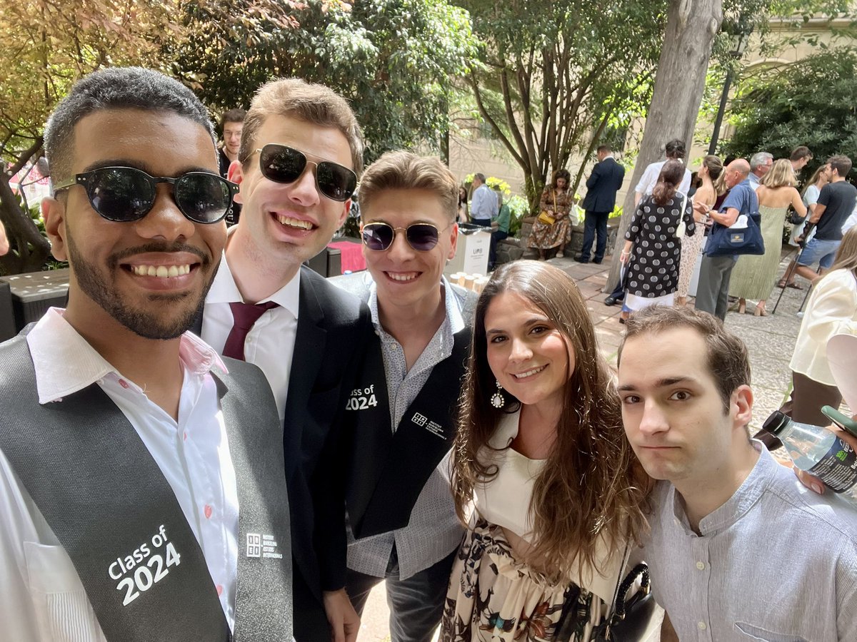 AngelCheco1's tweet photo. Closing stages 🎓
Master in International Relations @IBEI
#barcelona #ibei https://t.co/JKDcHgThxd