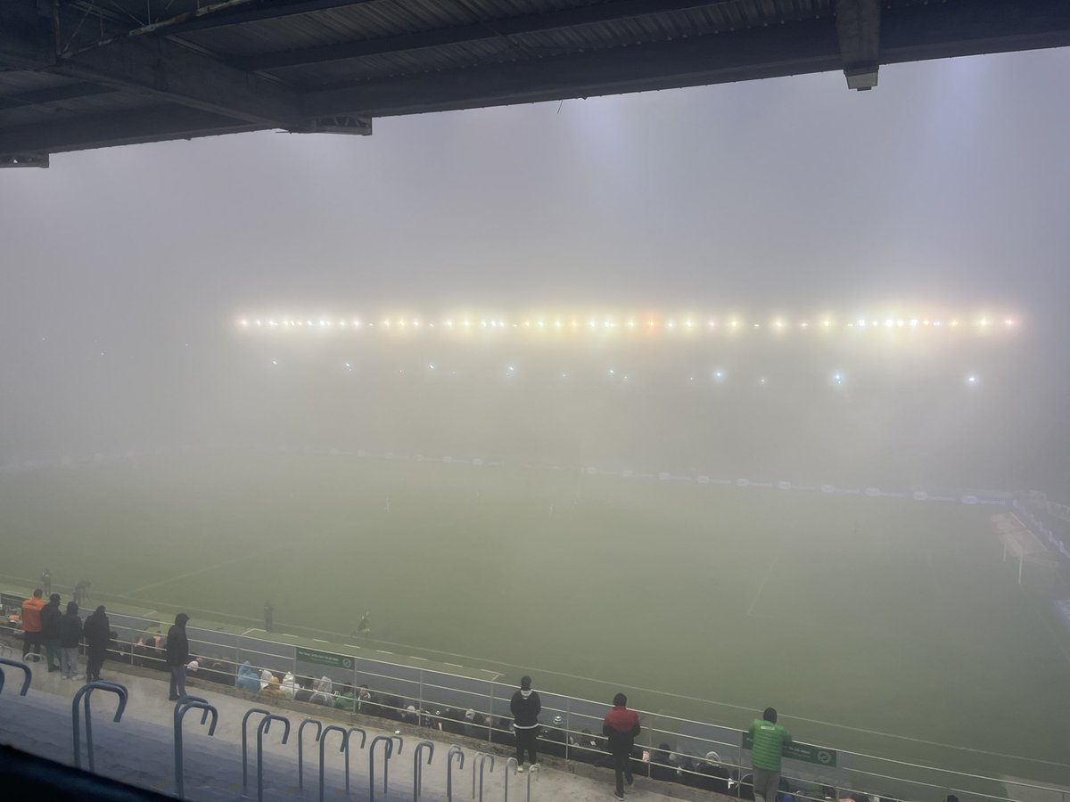 Juliabaist's tweet photo. Que loucura esse Juventude x Inter. Tô no estádio e não vejo nada 😂 https://t.co/O9XeMRUT4r