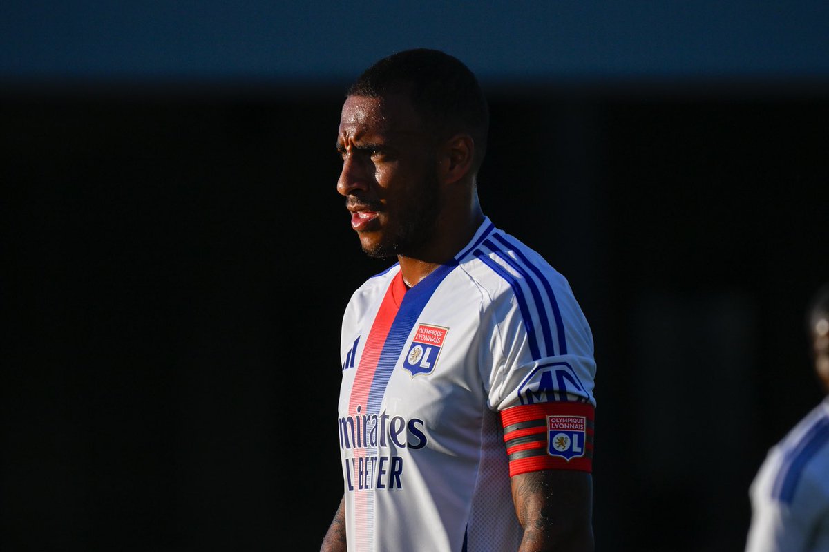 CorentinTolisso's tweet photo. Une bonne victoire pour débuter cette prépa de saison 2024/25 🦁❤️💙 #TeamOL @OL https://t.co/OatSnQKtvD