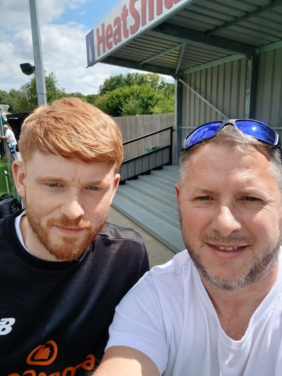 trevk37's tweet photo. Great to catch up with these two fellas at Horsham. When players leave you don't always get the opportunity to see them again, these two ALWAYS had time for a chat after a game, pleased they're both fixed up for 24/25 #onceabee #barnetfc #exbeewatch https://t.co/6569fDCDxH