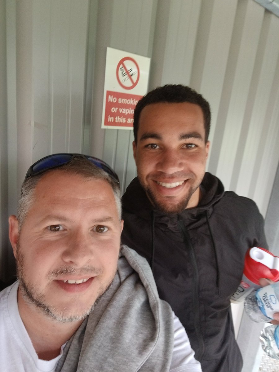 trevk37's tweet photo. Great to catch up with these two fellas at Horsham. When players leave you don't always get the opportunity to see them again, these two ALWAYS had time for a chat after a game, pleased they're both fixed up for 24/25 #onceabee #barnetfc #exbeewatch https://t.co/6569fDCDxH