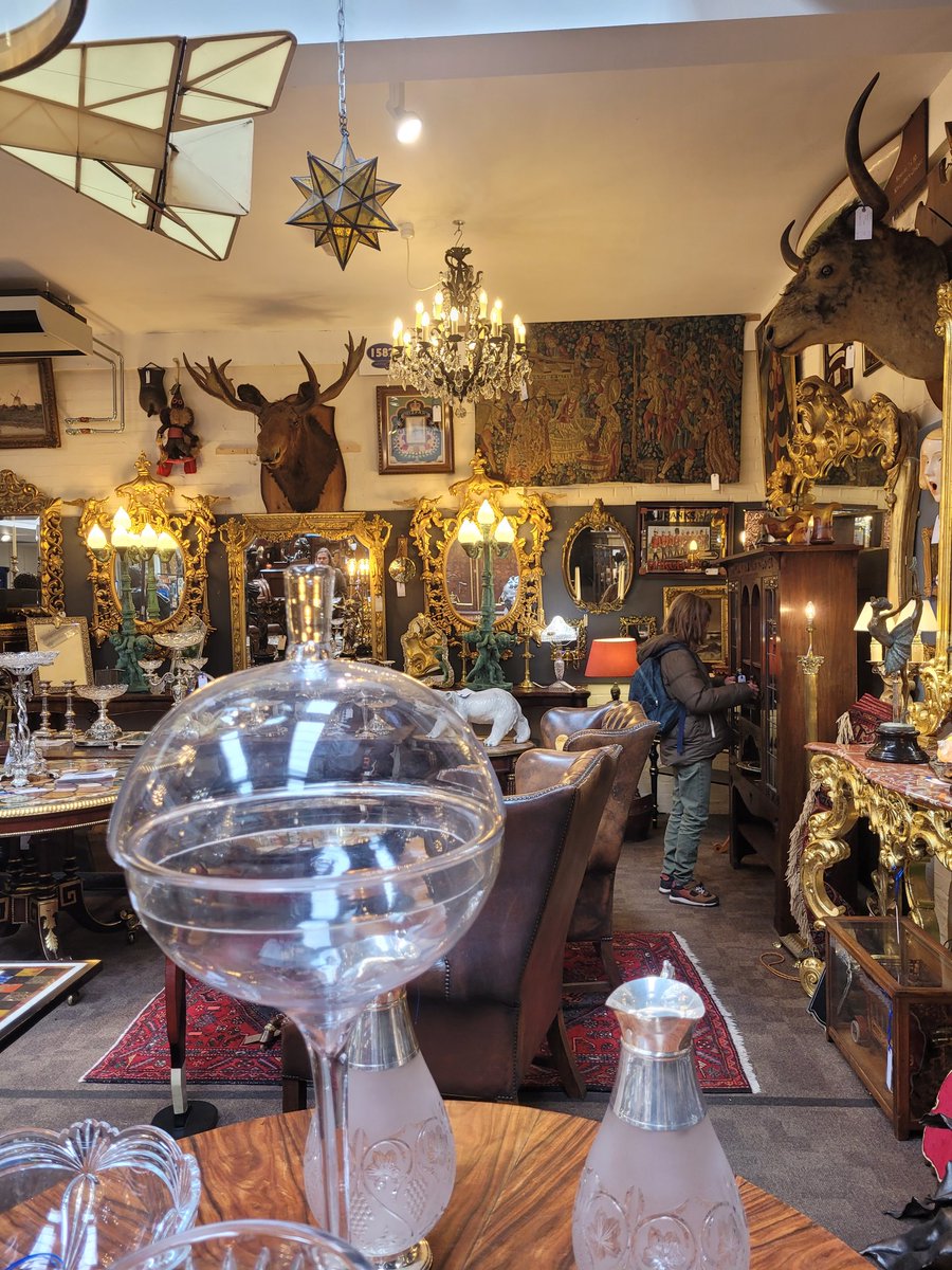 Damian_Quinn666's tweet image. Some of the weird, wonderful and 
stupendously priced antiques at Hemswell today. We had a good delve. 😁🏺👀
#hemswell #antiques