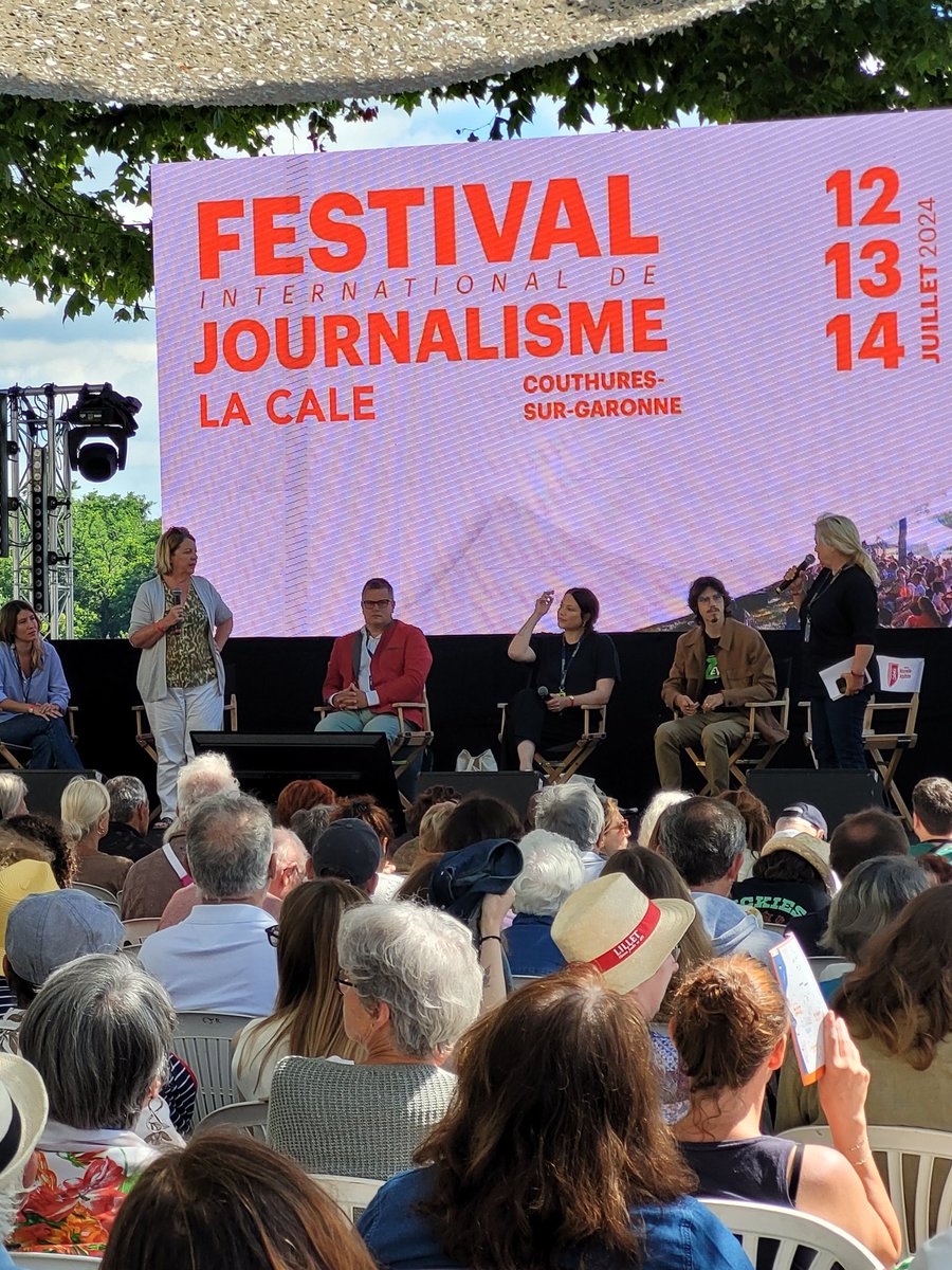 Ladocdedubois's tweet photo. Des conférences passionnantes au #fijc: quels mécanismes entravent le débat ?; manipulation et propagande ; les coulisses de l'info sur YouTube ; l'extrême droite à l'épreuve du pouvoir; réseaux sociaux et radicalisation; rencontre avec le Canard Enchaîné; Mediapart, E Fottorino https://t.co/xRVNuyl4F1