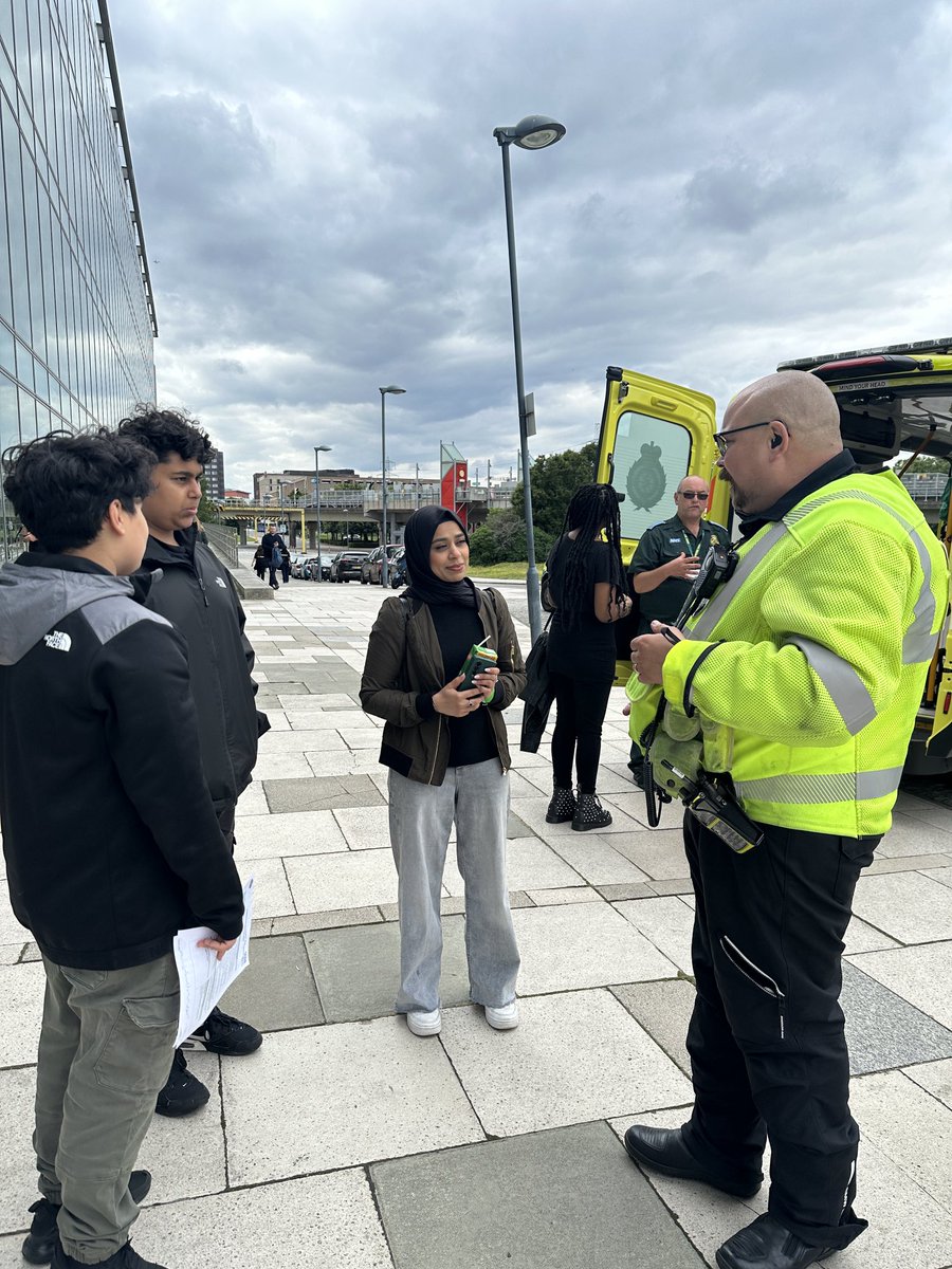 sabahussain555's tweet photo. Over 600 people engaged at β¦β¦@Ldn_Ambulanceβ© #LASFest today, sharing exciting and diverse opportunities, onsite assessments, London Life Savers training, 1000βs of conversations and moments of inspiration for the people of London. HUGE credit to our Recruitment Team ππΌ https://t.co/5yYhyvJRwn