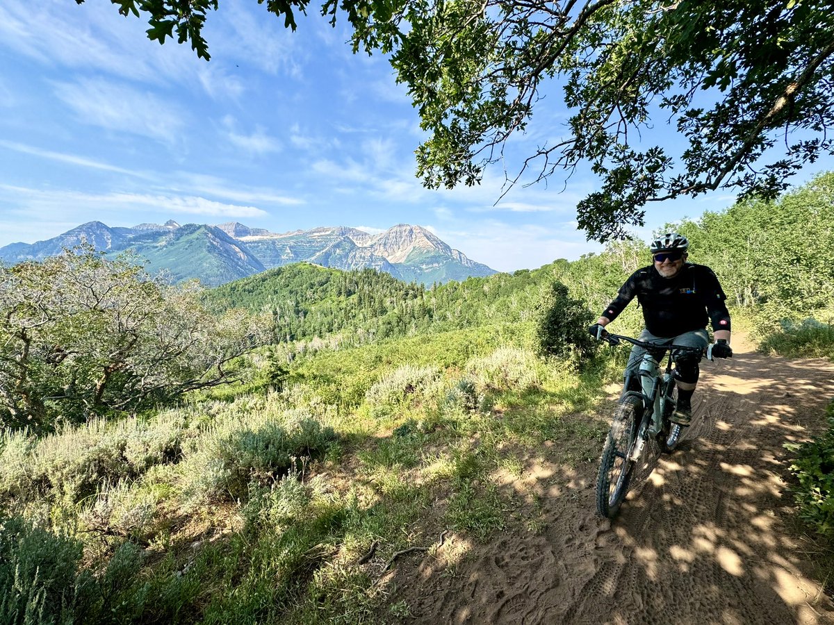 TheDaveCrow's tweet photo. AF Canyon rides are incredible af https://t.co/O2z5QVbtF7