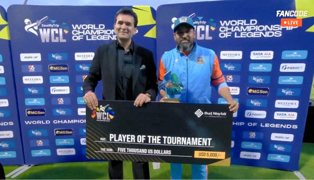 RandheerYadav01's tweet photo. इंडिया एक बार और विश्व विजेता बना, #WCL2024 में पाकिस्तान को 5 विकेट से हराकर विश्व विजेता बना।🏆
👉🏼 Man of the Match– Ambati Rayudu
👉🏼 Man of the Tournament– Yusuf Pathan
👉🏼 Winning Price– 200,000$
👉🏼 Runner Up Price– 100,000$
#WCLonFanCode
#Wclfainal
#WCLIndiaChampions https://t.co/qvbymLHmSp