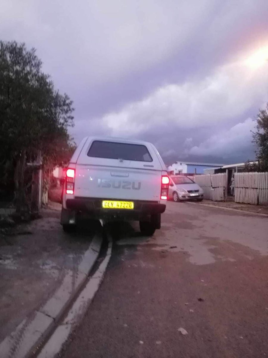 LeratoPillayZA's tweet photo. ⚠️ Missing Child Alert⚠️
White Isuzu hyjacked with a child inside 
📍Khayelitsha, Cape Town https://t.co/ZwLpL7bzDa