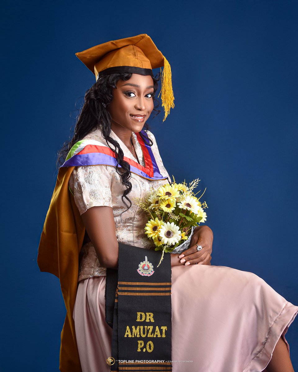 AmuzatPrecious's tweet photo. Exactly one month ago, I was inducted into the medical profession. 
Graduated with distinctions in Surgery and Community Medicine.

I’m grateful to God and everyone that was part of the journey.

#God’sGirl😌
@nobilismedici 

👗 by moi https://t.co/tVXJMcquTa
