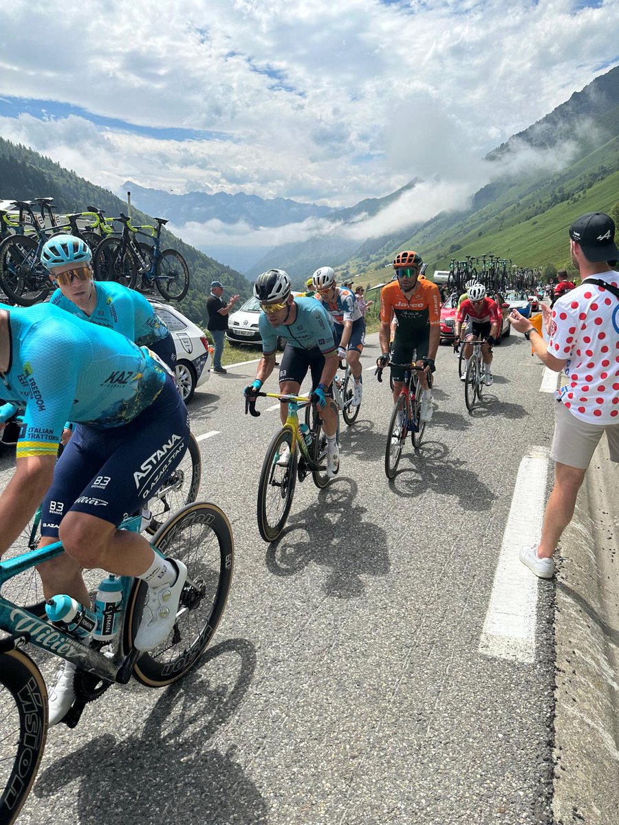 LaVieEnVelo's tweet photo. The Pyrenees
Day 3: The Tour hits the Tourmalet day (with the wonderful Luz Ardiden for starters)
What a day out! Enough said!
#pyrenees
#cyclingpyrenees
#ridewithmates
#roadcycling
#roadslikethese
#lifebehindbars https://t.co/Yux8yDkCDF