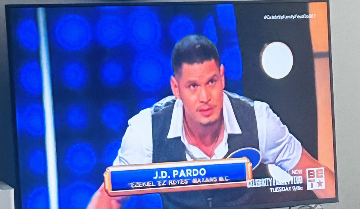 When you’re just flipping through channels and notice <a href="/EmilioRivera48/">Emilio Rivera</a> <a href="/JDPardo/">JD Pardo</a> and the cast of The Mayans on Family Feud😊!