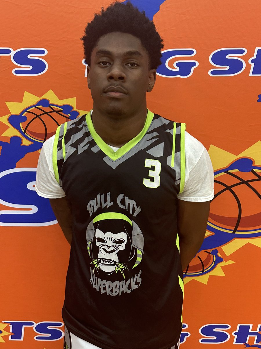 BigShotsGameMVP's tweet photo. #BigShots #MyrtleBeachLive 

17u final (Platinum) 

Bull City Silverbacks - 57
#3 Jylan Shealey - 15pts 
#2 Elijah Jones - 16pts 
#5 Dashaun Jones - 11pts

Thrills Skills Academy - 53
#3 Elijah Cox - 22pts 

@BigShotsGlobal https://t.co/uOv8TrtRgZ