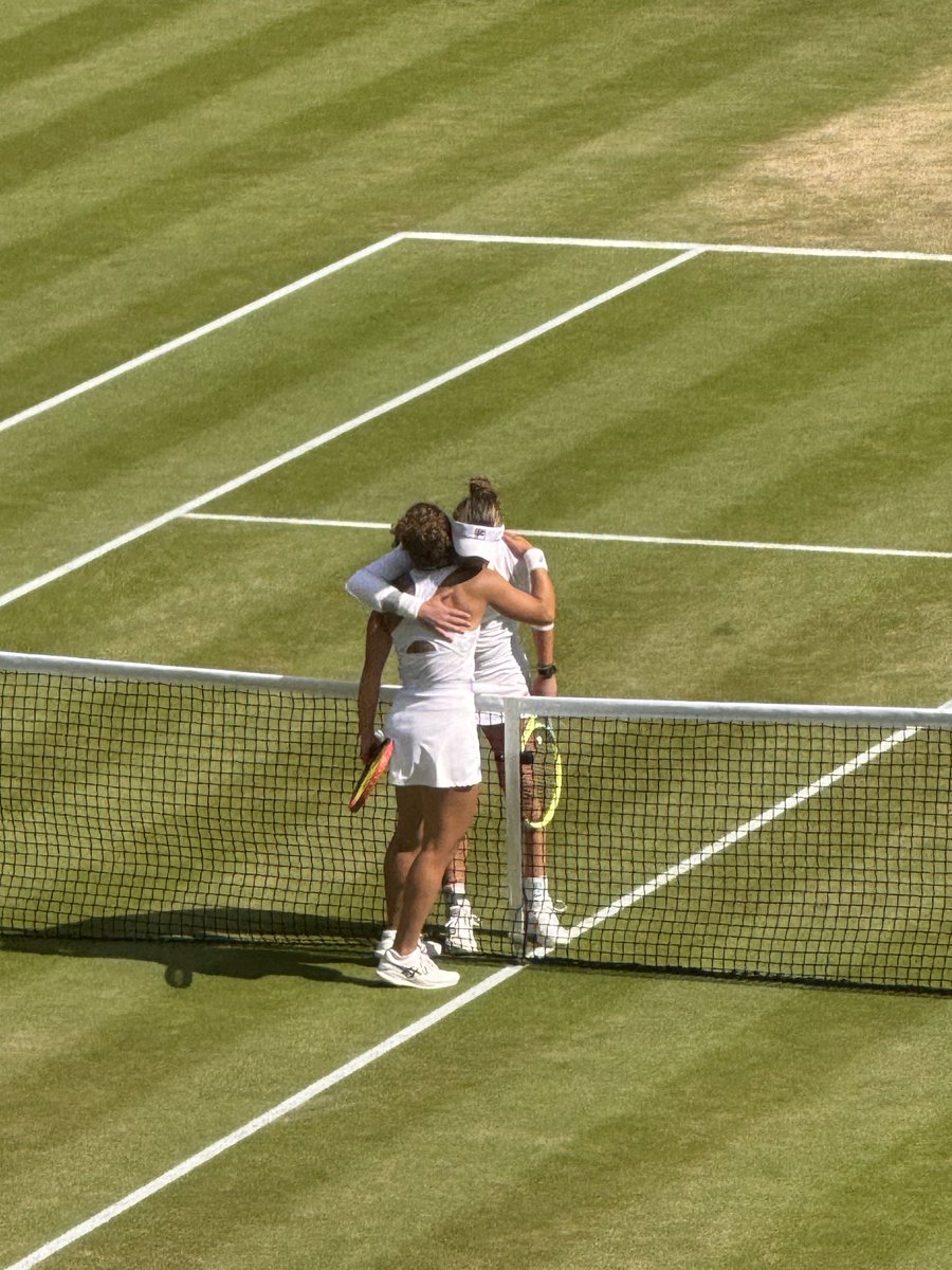 nuttydreads's tweet photo. #wimbledon https://t.co/XXewpyquOJ