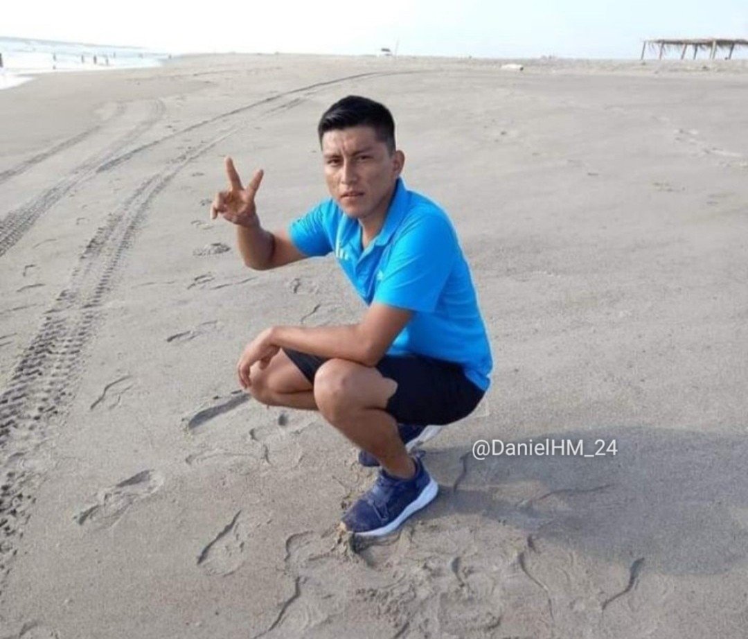 DanielHM_24's tweet photo. Juli��n 
#HeteroEngañado #packsheteros #heterosengañados #packs #morrohetero #chacal #heterocaliente #hotmen #HeteroChacalEngañado https://t.co/GnPherJMa2