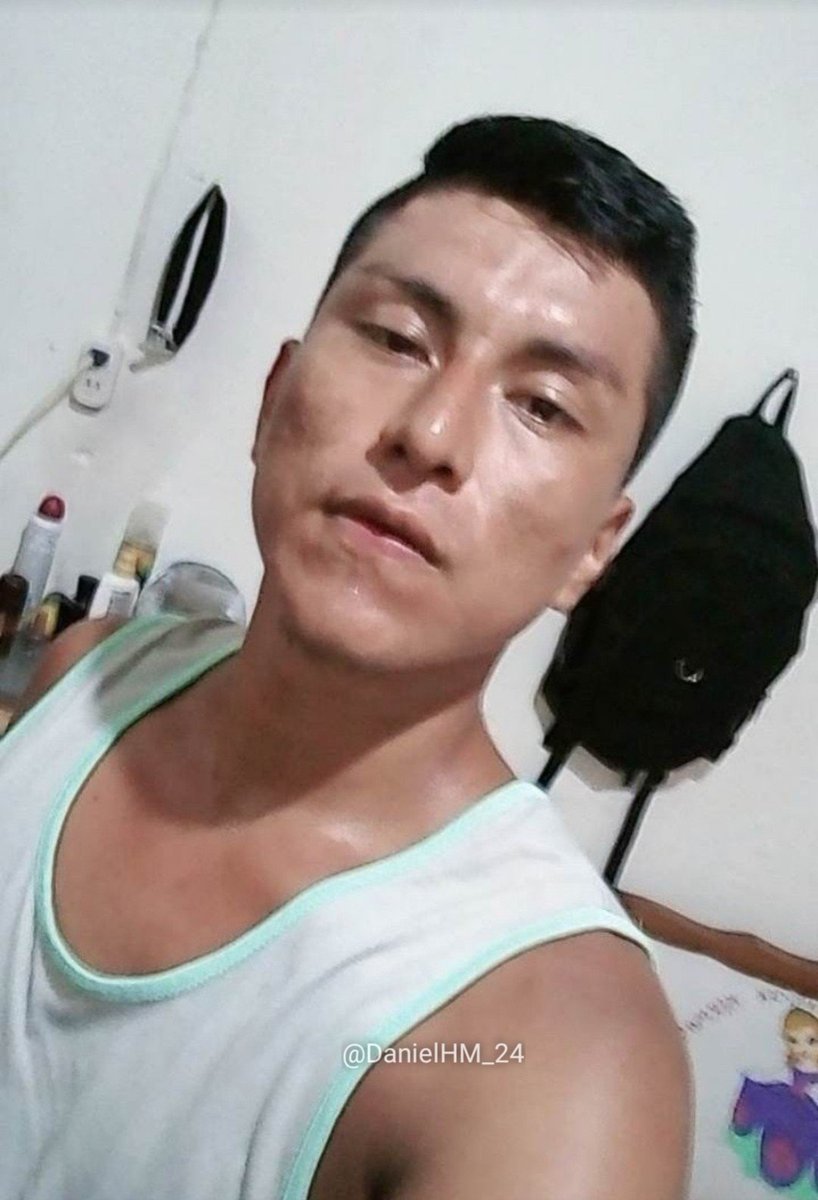 DanielHM_24's tweet photo. Juli��n 
#HeteroEngañado #packsheteros #heterosengañados #packs #morrohetero #chacal #heterocaliente #hotmen #HeteroChacalEngañado https://t.co/GnPherJMa2
