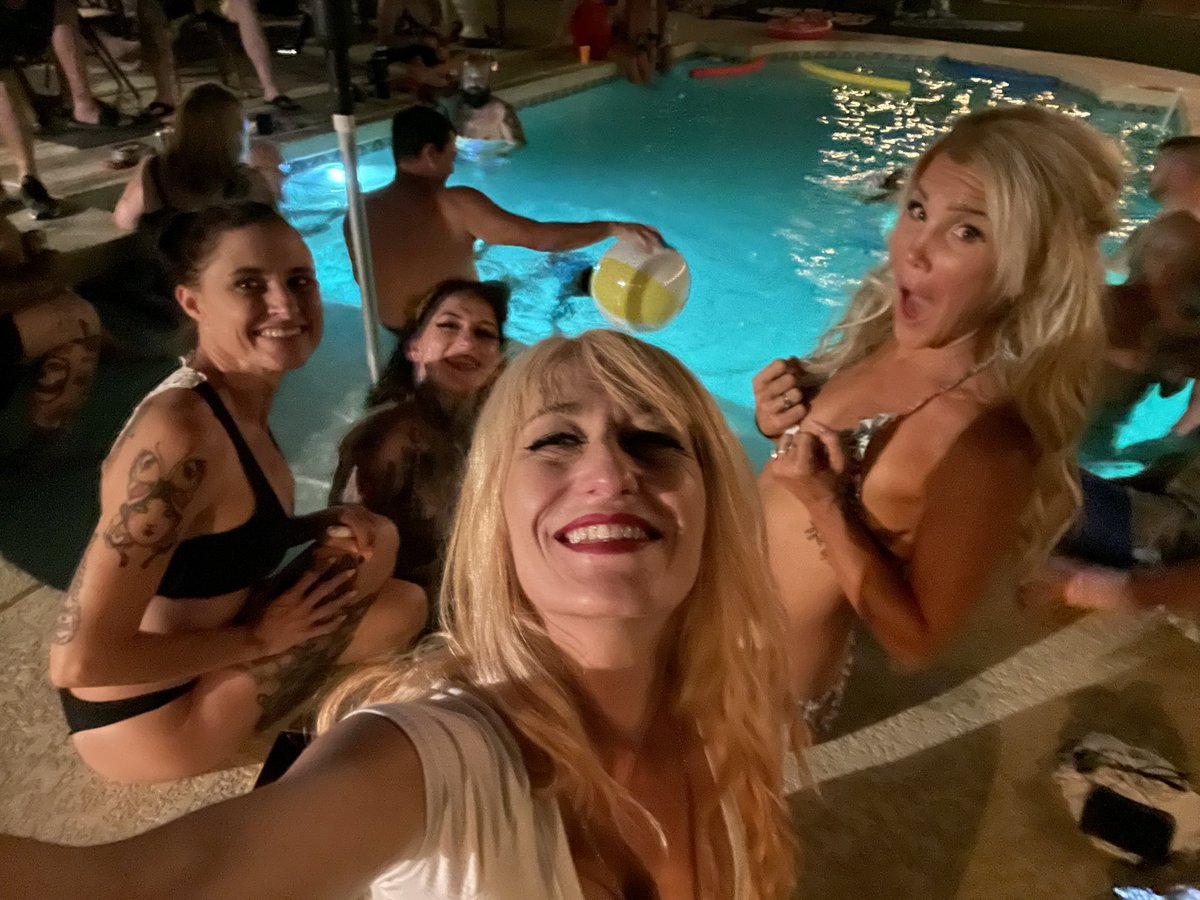 cheyenne_gray95's tweet photo. Real life super heroes ❤️🔥❤️🔥❤️🔥
https://t.co/TsI216Y2dl
#mypeople #hotmoms #milfs #cheyennegray #azmodels https://t.co/NRCoGQXc3x