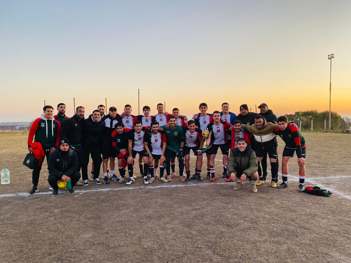 futbolflorida's tweet image. #Cuadrangular
@club_avenida Campeón
Vencio a @mendoza64559159 4-3.
Foto
@SUPAOFLO