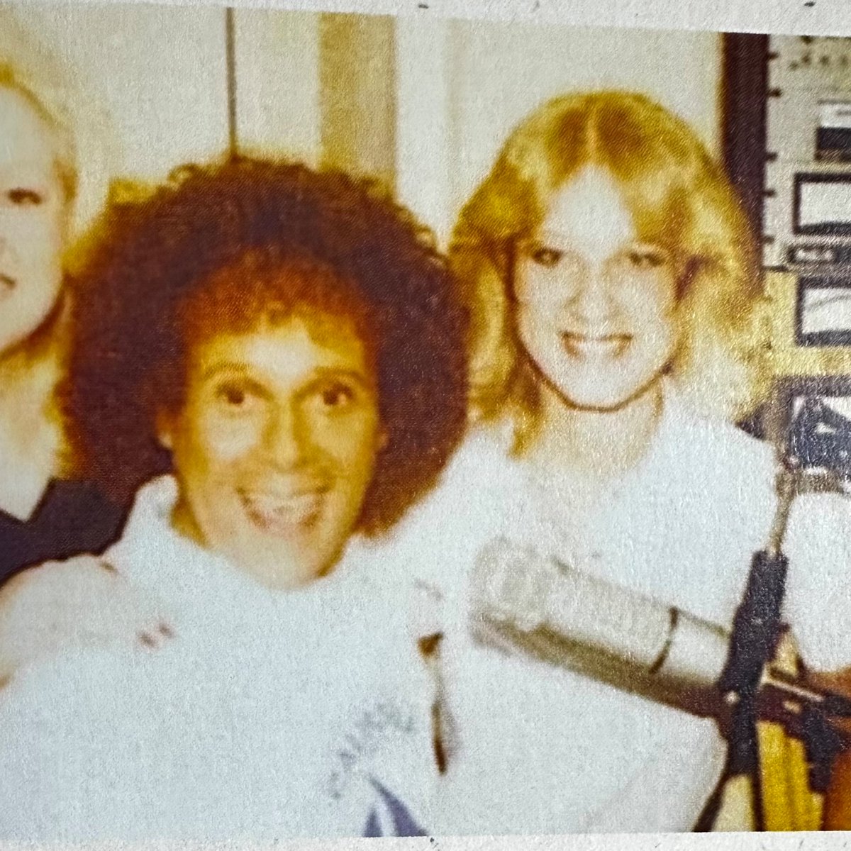 SpecialEdOK's tweet photo. R.I.P., Richard Simmons. I had the great pleasure of meeting you years ago. You will be dearly missed!❤️😢 https://t.co/sjv9oaQw5M