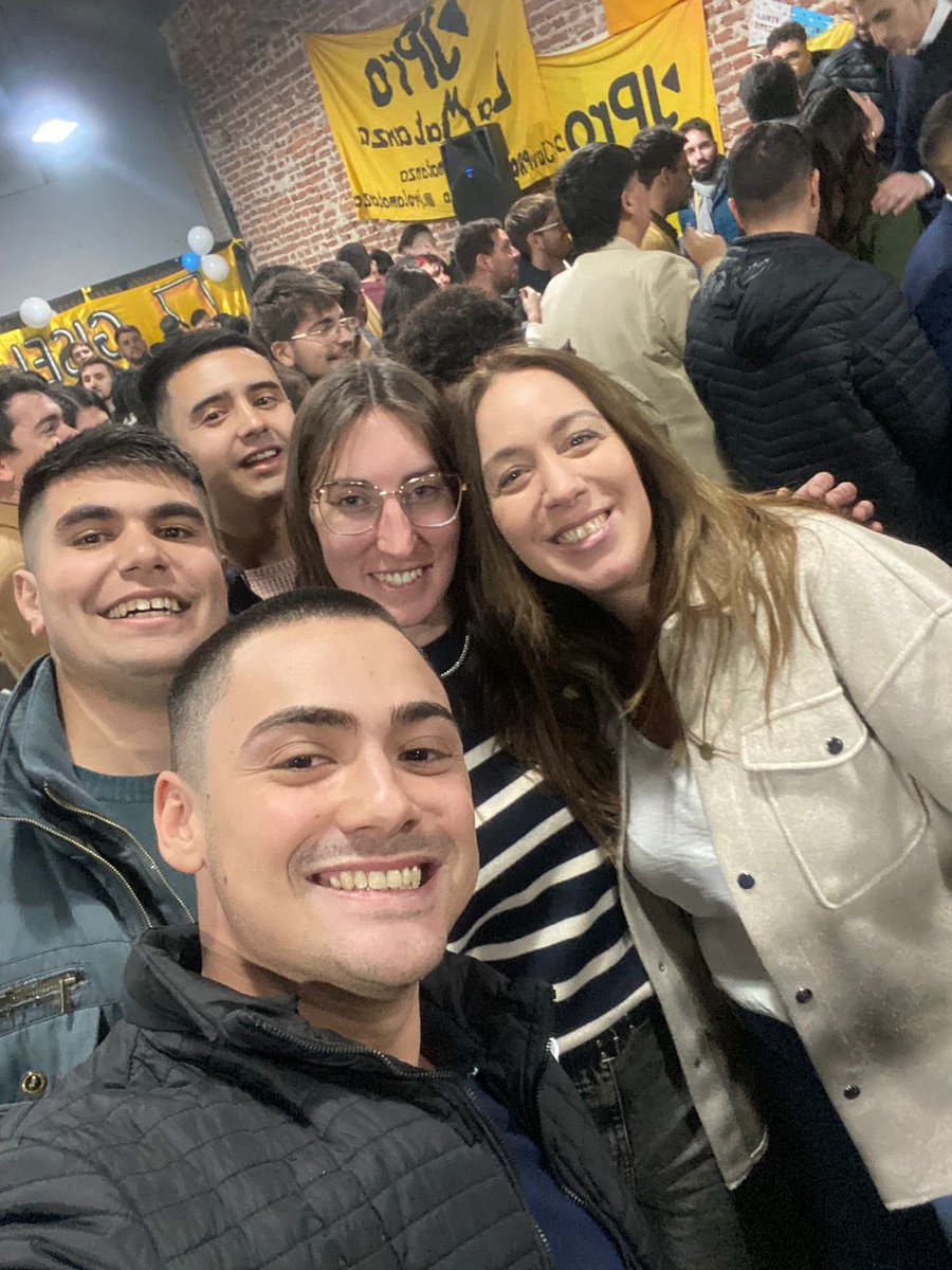 MendozaJPro's tweet photo. 👉 Hoy la juventud del PRO MENDOZA se hizo presente en la asamblea nacional de la @JProArg 

🇦🇷 Reafirmamos el compromiso con el federalismo y la unidad, para construir juntos un espacio para cada joven del país. https://t.co/S27qs5NkXL