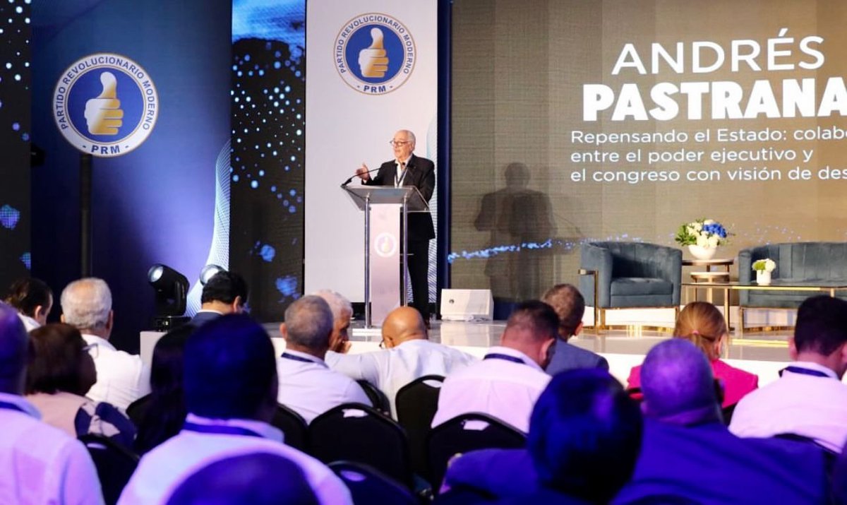 itobisono's tweet photo. El presidente @AndresPastrana_ ha forjado lazos importantes con nuestra nación, apoyando iniciativas de desarrollo y cooperación mutua. Su liderazgo y visión son una inspiración para todos nosotros, y nos honra con su participación en este impotante seminario.👏 https://t.co/qawSbD4C9a