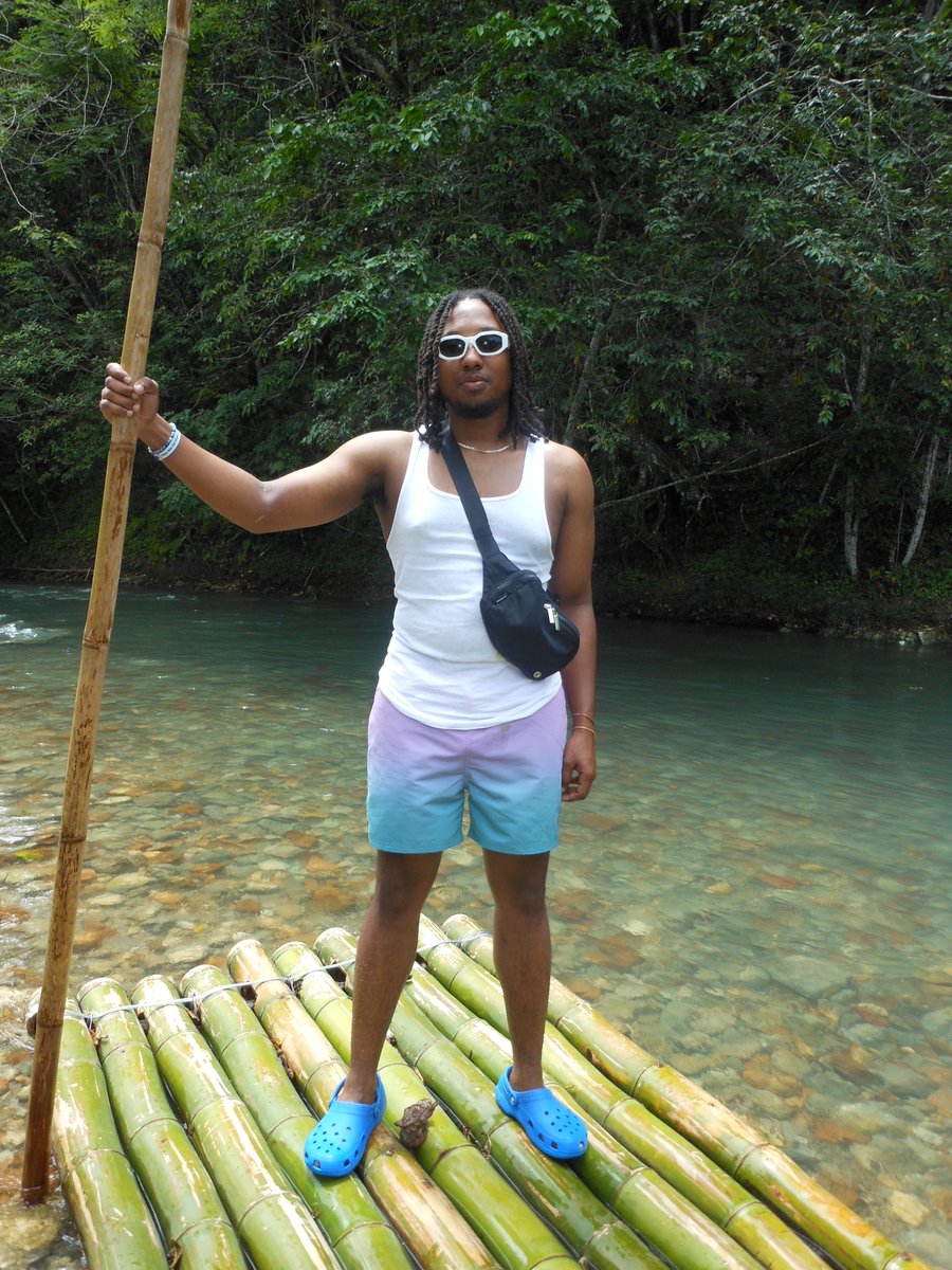 JahWolvah's tweet photo. JA VYBES 🇯🇲 #topgeneral https://t.co/svFWA43E5n