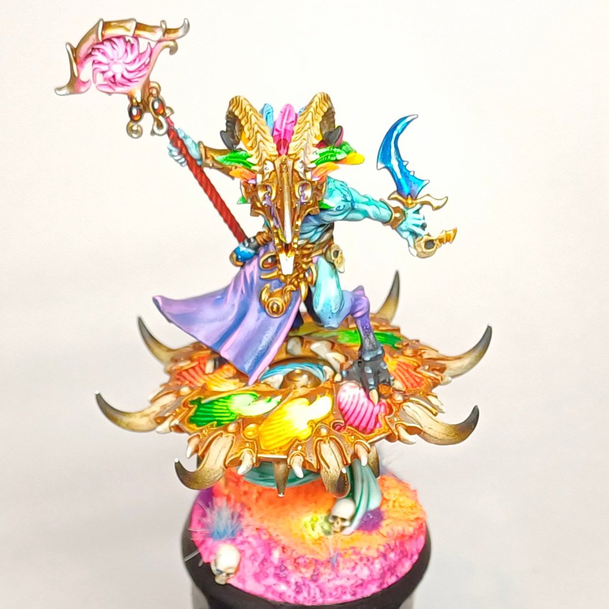 Willage_BPP's tweet photo. I've been painting a Tzangor Shaman the past few nights. This is such a cool model. 

#WarhammerCommunity #PaintingWarhammer #warhammer #40k #warhammer40000 #AgeOfSigmar #warmongers #miniaturepainting #skaventide https://t.co/ca1srWuNVT