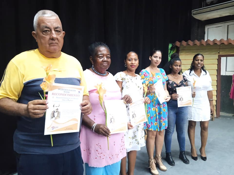 DiarioMayabeque's tweet photo. Melena del Su fue seleccionado el más integral en la educación, según trascendió en el acto provincial de cierre del curso escolar 2023-2024 efectuado en la Casa de la Décima de Mayabeque Mayabeque.
#educacion #MelenaDelSur #integralidad
#educarengrandece
#MayabequeSeMueve https://t.co/7iDp5CYroo
