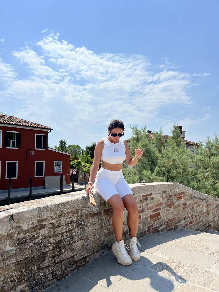ash_sim17's tweet photo. It’s hot here🥵☀️🔥 https://t.co/ybLwaicoLE