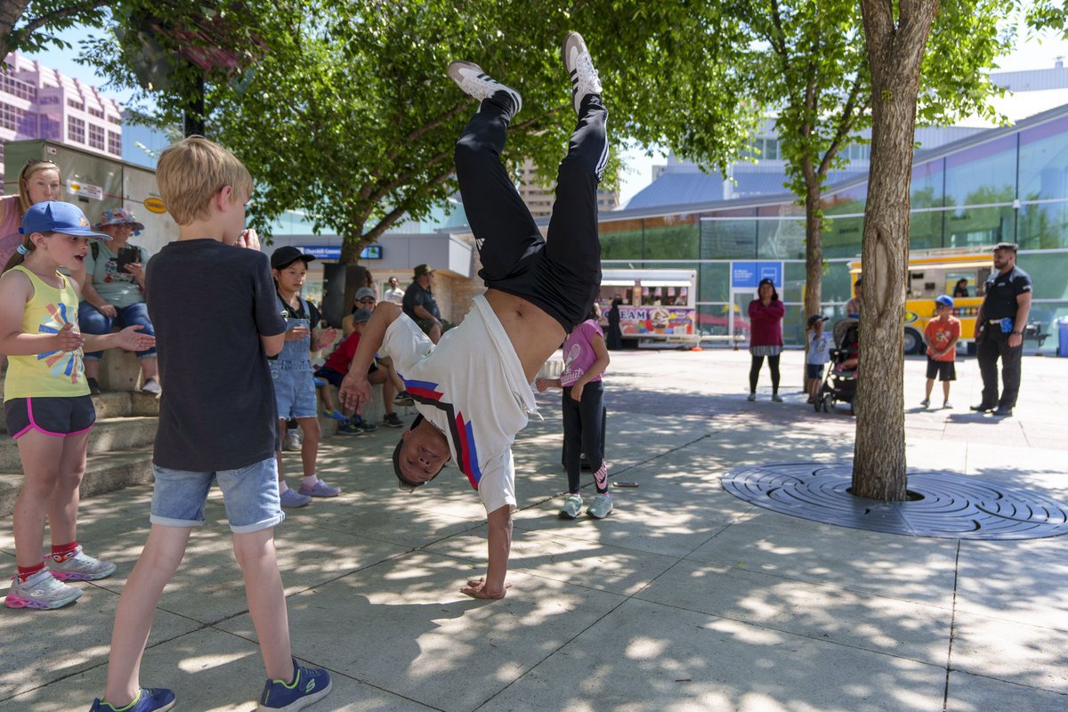 Today and Tomorrow are your last chance to catch the amazing performers and artists we have at our 40th Anniversary Edmonton StreetFest! It’s a great day to be outside, so come on down and experience the Festival! 
#40yearsofawesome #edmontonstreetfest