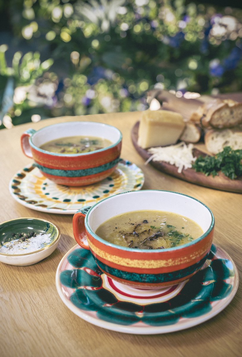 statelibrarynsw's tweet image. French onion soup, anyone? 🧅 This #BastilleDay we're sharing a recipe from the 'Hows and Whys of French Cooking' by Alma Lach, published in 1974.

See the full recipe from our winter issue of #Openbook: ow.ly/EZPV50SzitR