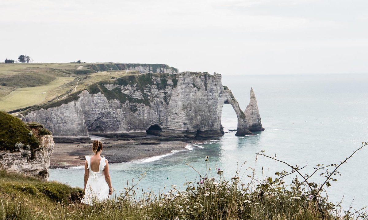 ‘Live in the present’
Discovering the beauty of Étretat, France.

#travelblog #travelcouple #wanderlust #France #tourism #travel