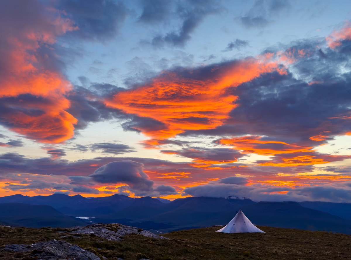 Great end to a perfect day 😌⛰️⛺️🏴󠁧󠁢󠁳󠁣󠁴󠁿